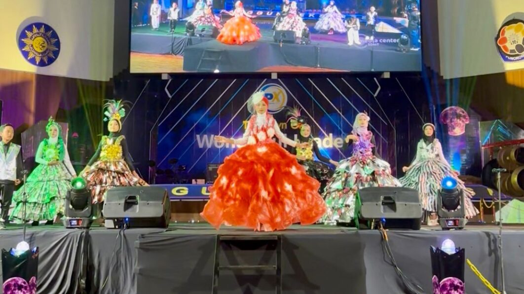 Ekskul Wajib Kolektif